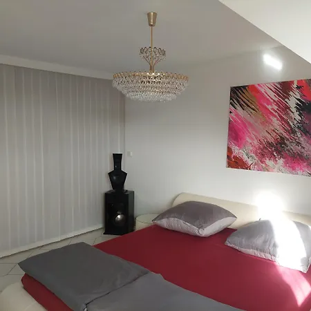 Vienna & Enjoy 's Apartman