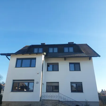 Vienna & Enjoy 's Apartmán