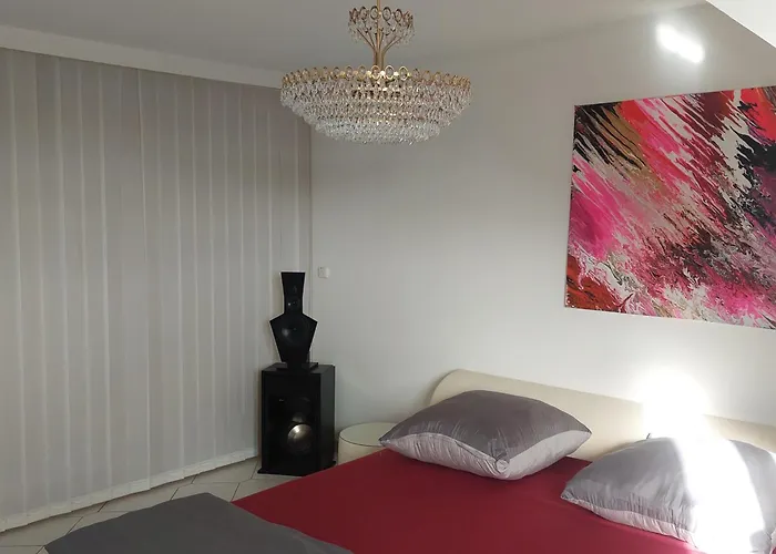 Vienna & Enjoy 's Apartman